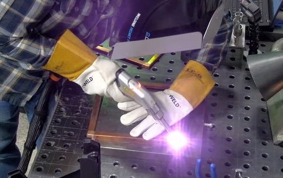 Handheld laser welding
