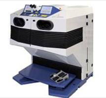 Laser welding system with a closed working chamber